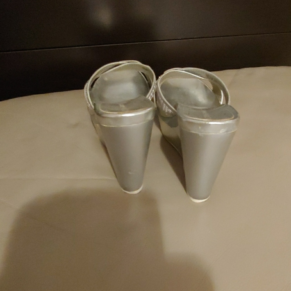 Sandals - Picture 3 of 3